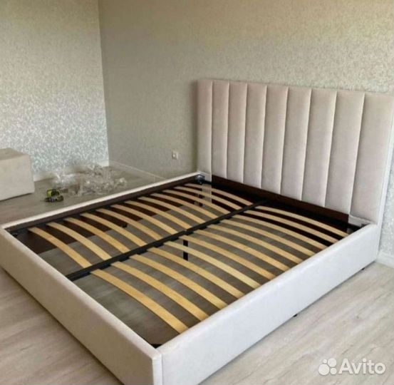 Кровать