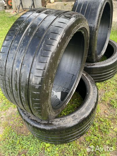 Michelin Pilot Sport 4 S 285/40 R22 и 325/35 R22