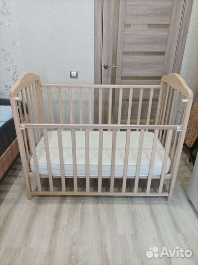 Детская кровать на колесиках