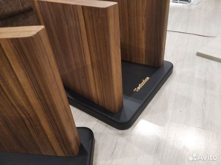 Подставки под акустику