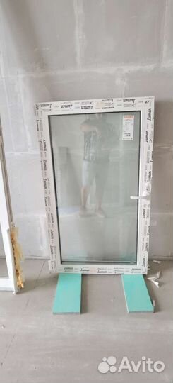 Дверь пластиковая с окном