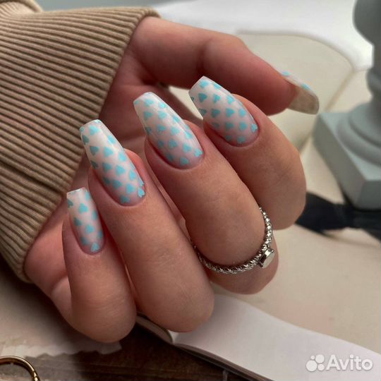 Маникюр с покрытием и педикюр Smart в студии