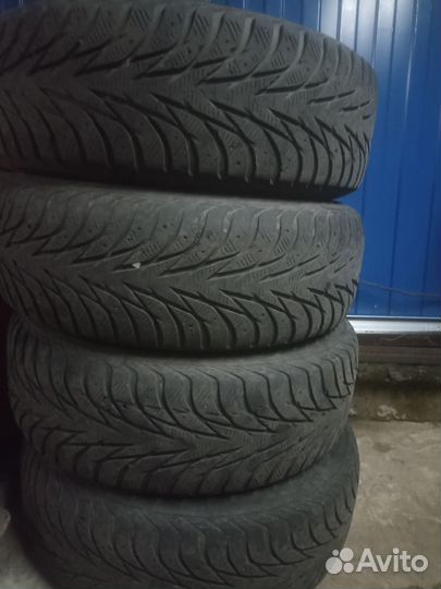 Yokohama A200 235/65 R17 140K