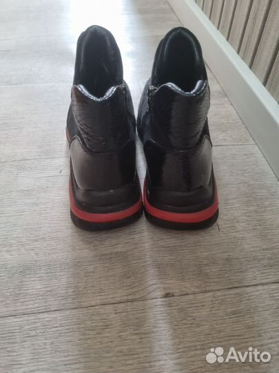 Ботинки женские