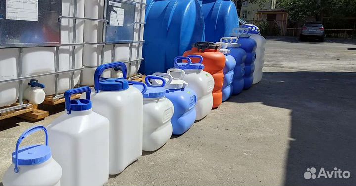 Бочки пластиковые для воды, вина