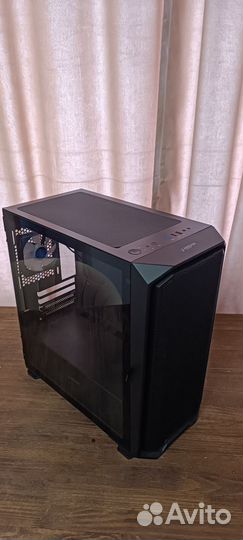 Корпус для компьютера с 5 вертушками
