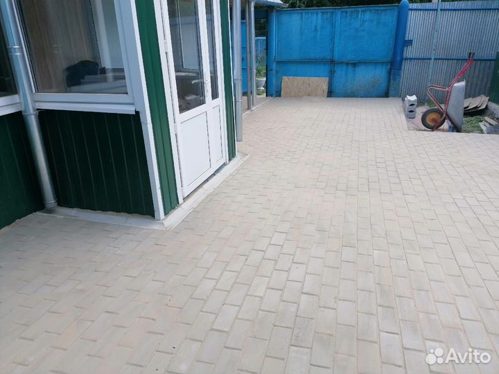 Укладка тротуарной плитки брусчатки бордюров