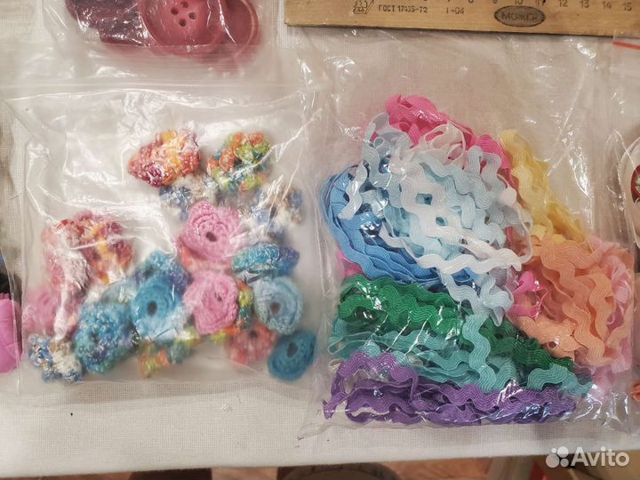 Лот для творчества: пуговицы, ленты, аппликации