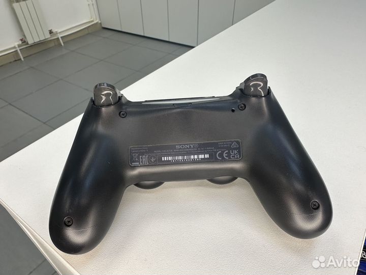 Геймпад dualshock 4 v2 - Как новый