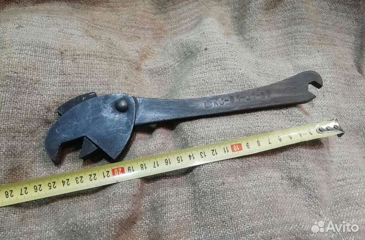 Старинный разводной ключ СССР