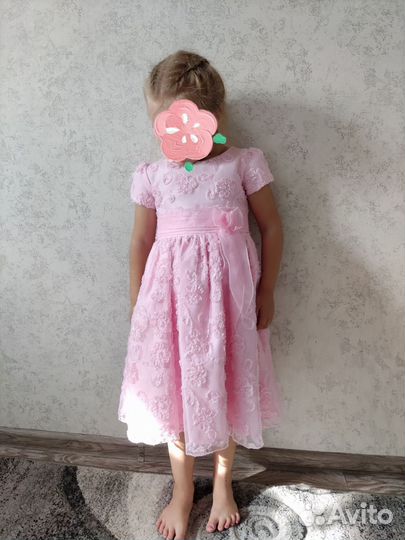 Нарядное платье на девочку 104- 110