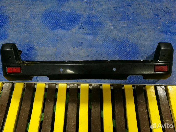 Продам задний бампер УАЗ Патриот (оригинал)