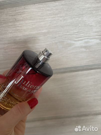 Парфюм Juliette Has A Gan