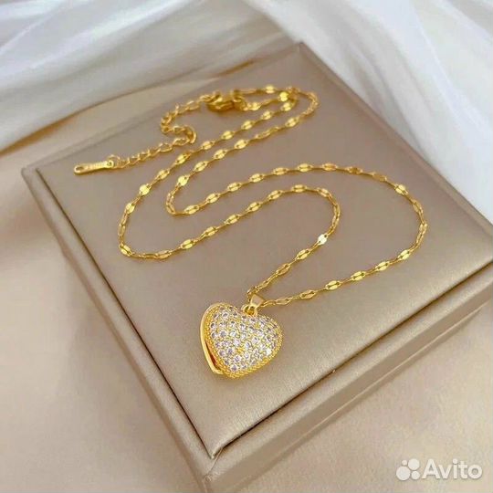 Колье ожерелье с кулоном в виде сердца с жемчужино