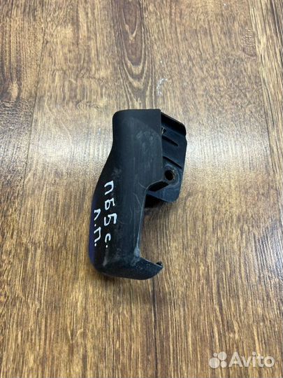 Накладка петли капота передняя левая Volkswagen