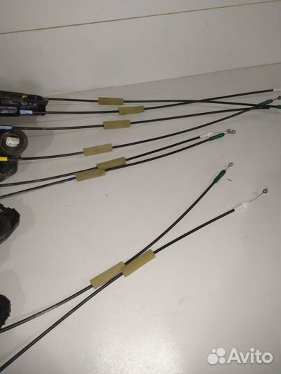 Тросы замков Toyota Corolla 2011