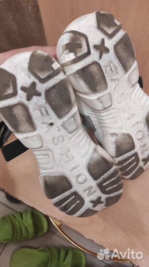 Кроссовки женские