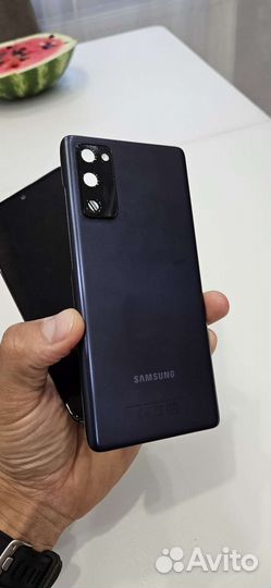 Телефон samsung s20fe
