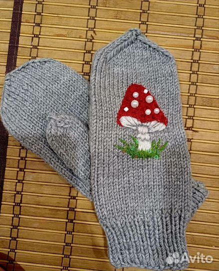 Варежки женские