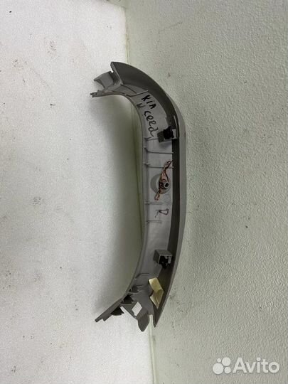 Обшивка двери багажника Kia Ceed хэтчбек 2010