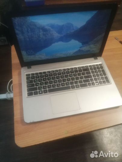 Ноутбук asus