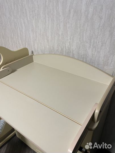 Детская кроватка с маятником + пеленальный комод