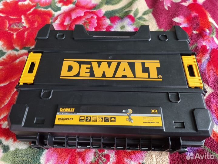 Шуруповерт ударный DeWalt DCD805-NT