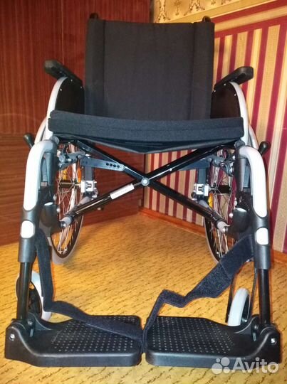 Кресло-коляска для инвалидов