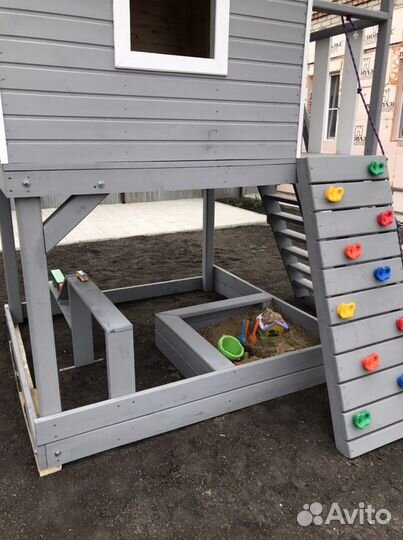 Детский игровой домик из дерева