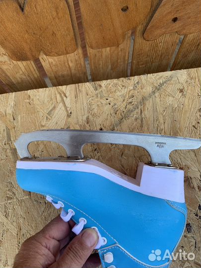 Коньки фигурные