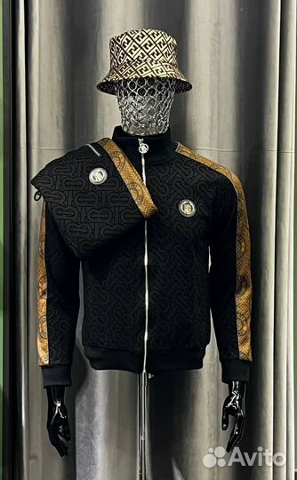 Спортивный костюм