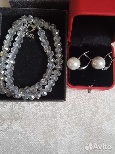 Серьги, бусы