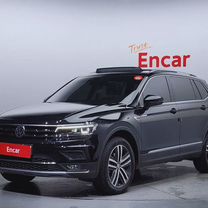 Volkswagen Tiguan 2.0 AMT, 2022, 32 000 км, с пробегом, цена 2 068 000 руб.