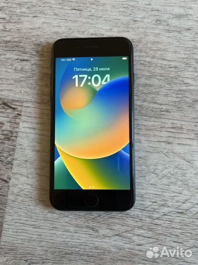 Телефон iPhone se 2020