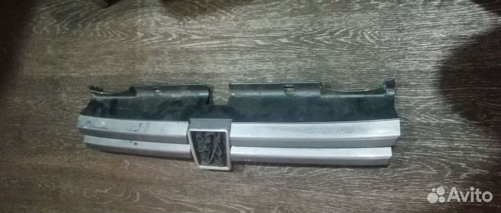 Решетка радиатора Пежо 605