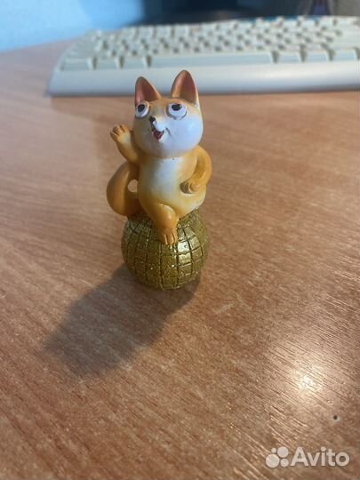 Коллекционная фигурка «Котик на диско шаре»