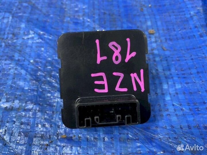 Индикатор ремня безопасности Toyota Auris NZE181