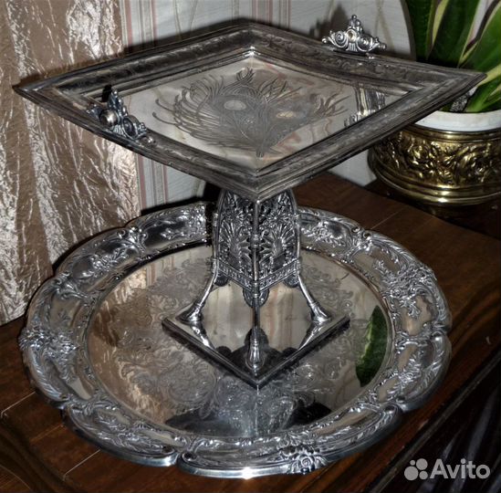 Антикварная ваза