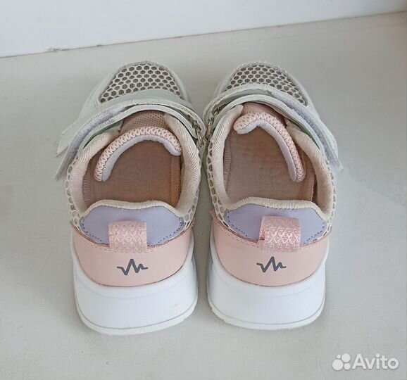 Кроссовки детские, сандалии (типа кроксы)