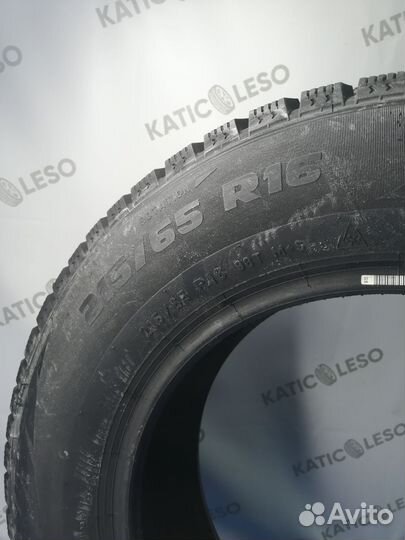 Pirelli Formula Ice 215/65 R16 98T