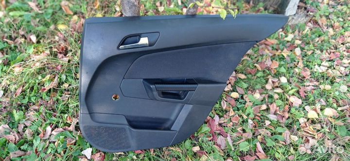 Дверные карты на Opel Astra H