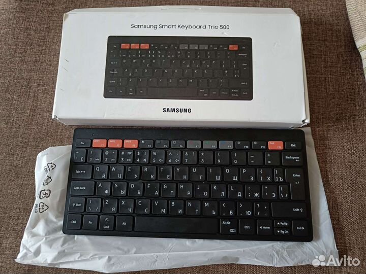 Bluetooth клавиатура Samsung Trio 500