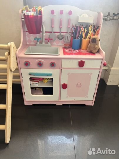 Детская деревянная кухня
