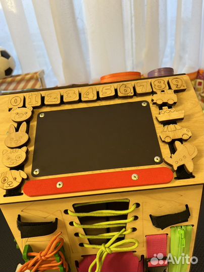 Игрушка Бизиборд