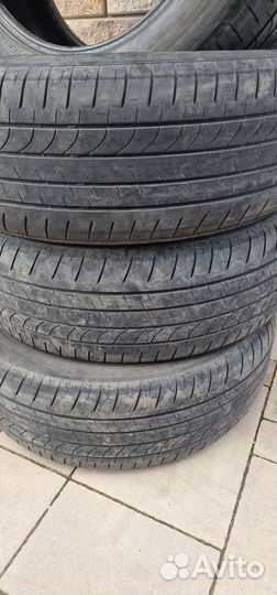 Bridgestone Dueler H/L 33A 235/55 R20