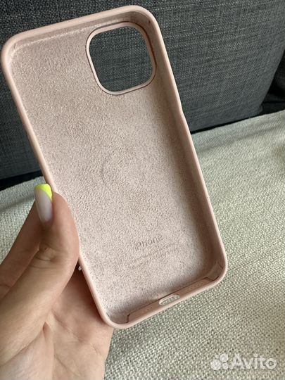 Чехол на iPhone 13