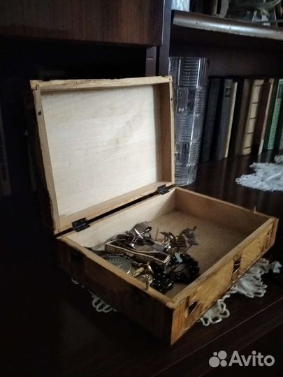 Шкатулка для украшений из дерева