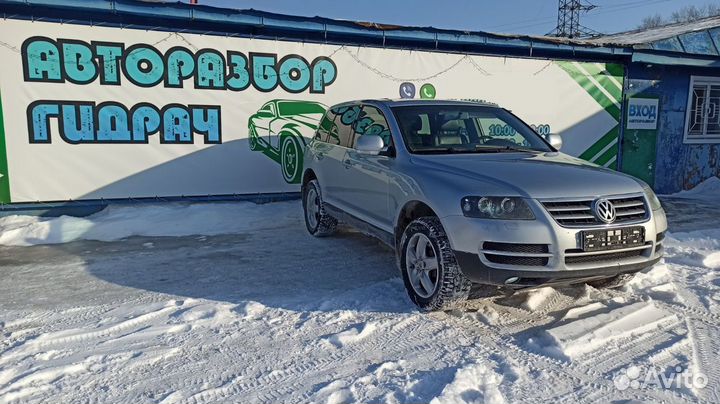 Кронштейн эбу Volkswagen Touareg 7L0907649A Отличн