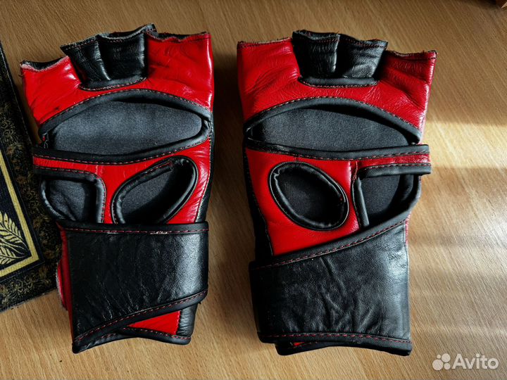 Боксерские перчатки Demix