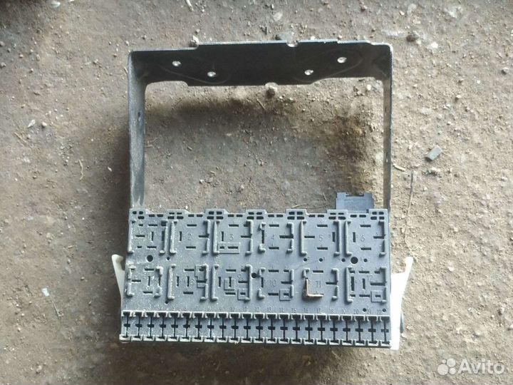 Блок предохранителей VAG